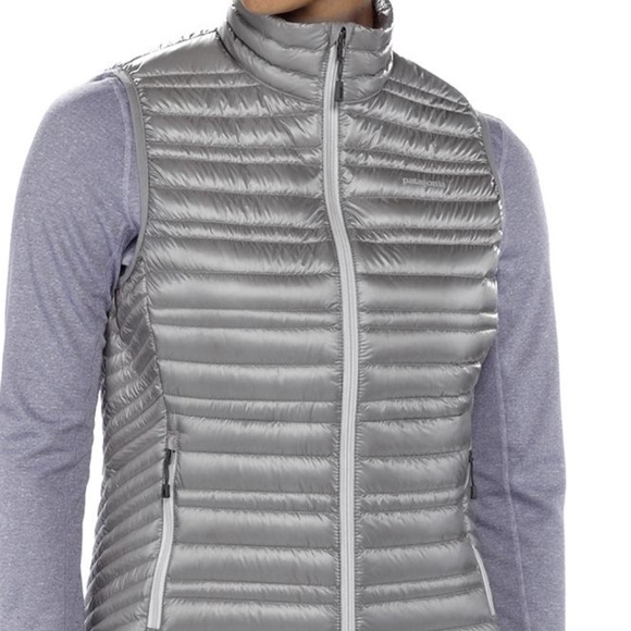 Patagonia Jackets & Blazers - Patagonia Women's Silver Quilted Vest
